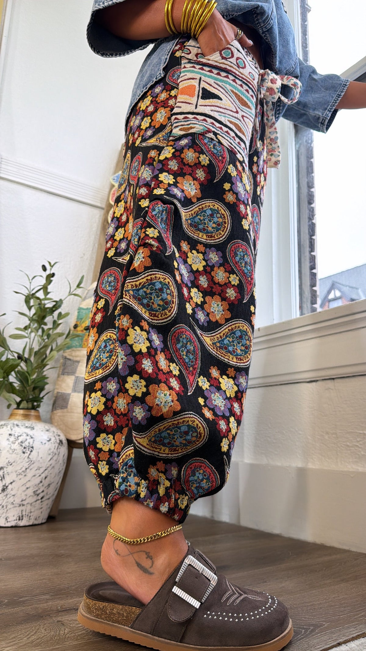 Paisley Fields Jogger, Black Multi