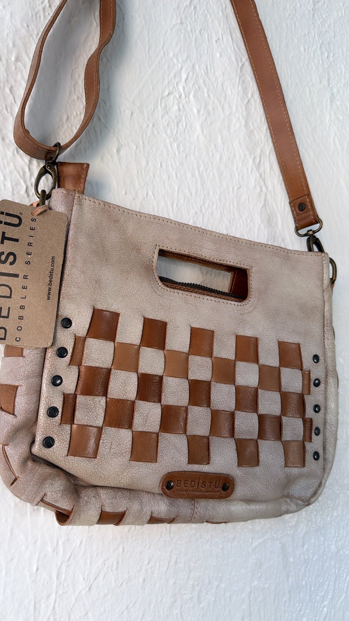 Bedstu Keiki, Nectar Lux Tan Rustic