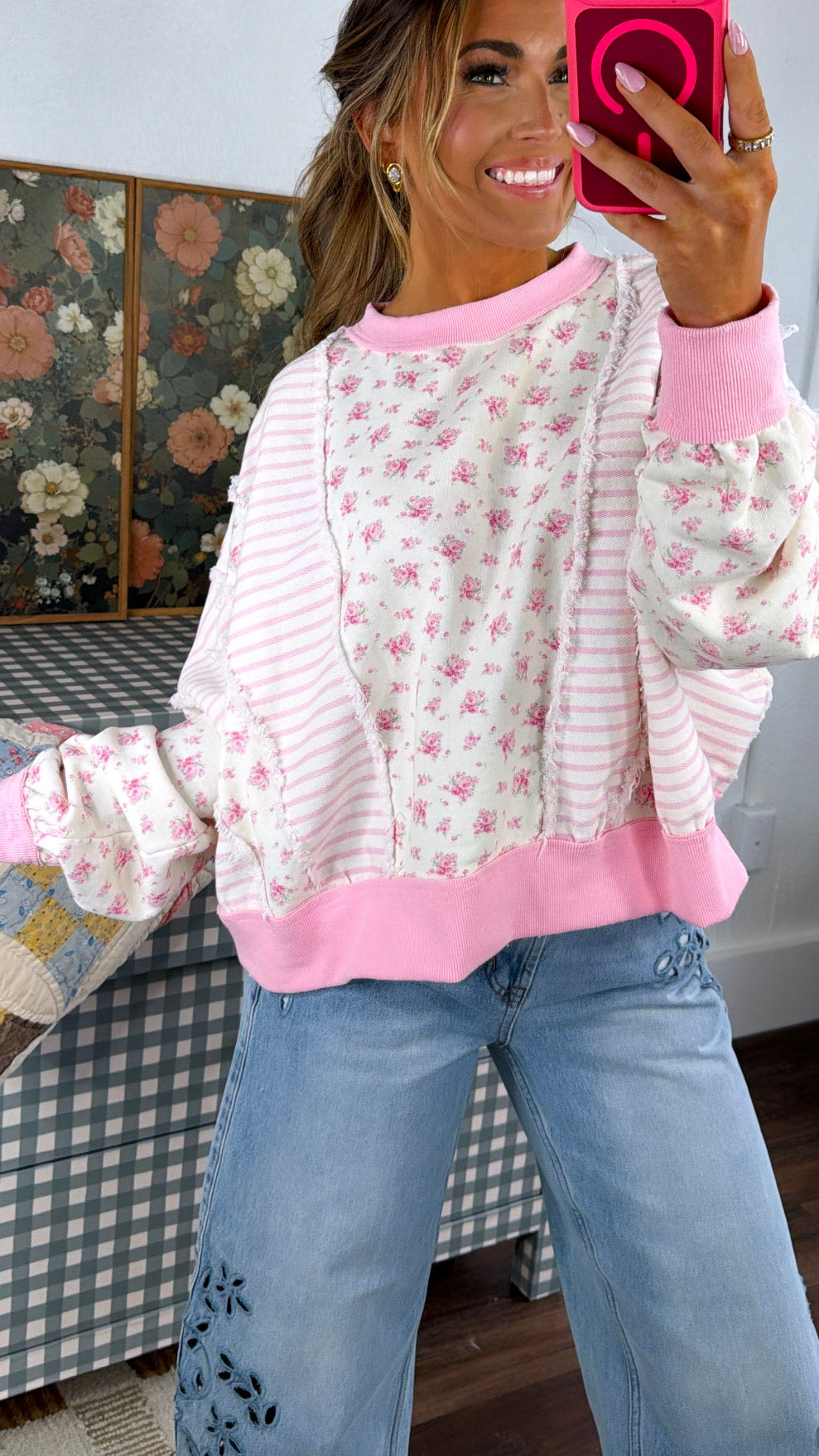 Comfort in Florals Crewneck, Lt. Pink