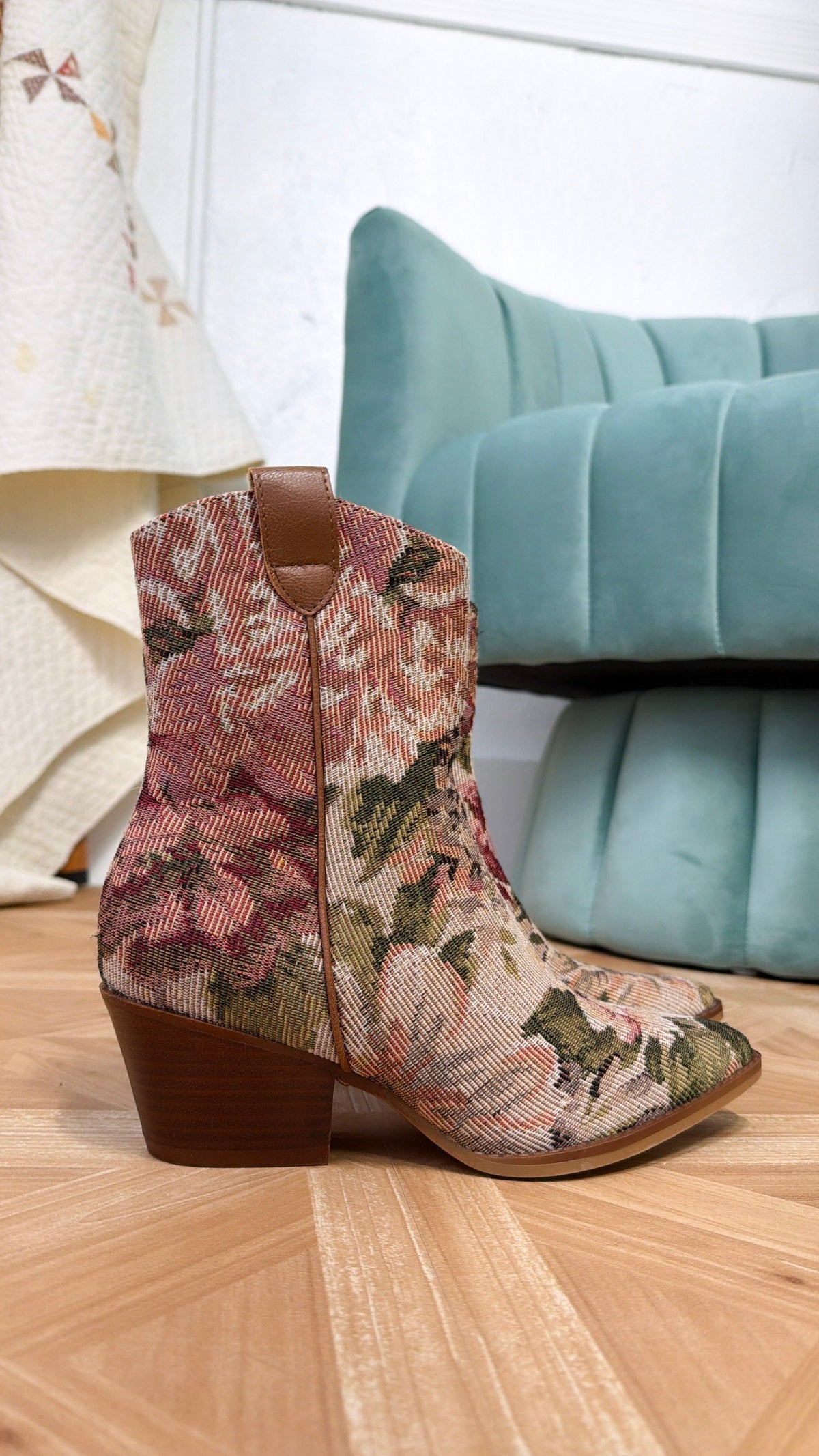 Dawes Tapestry Boots, Mauve