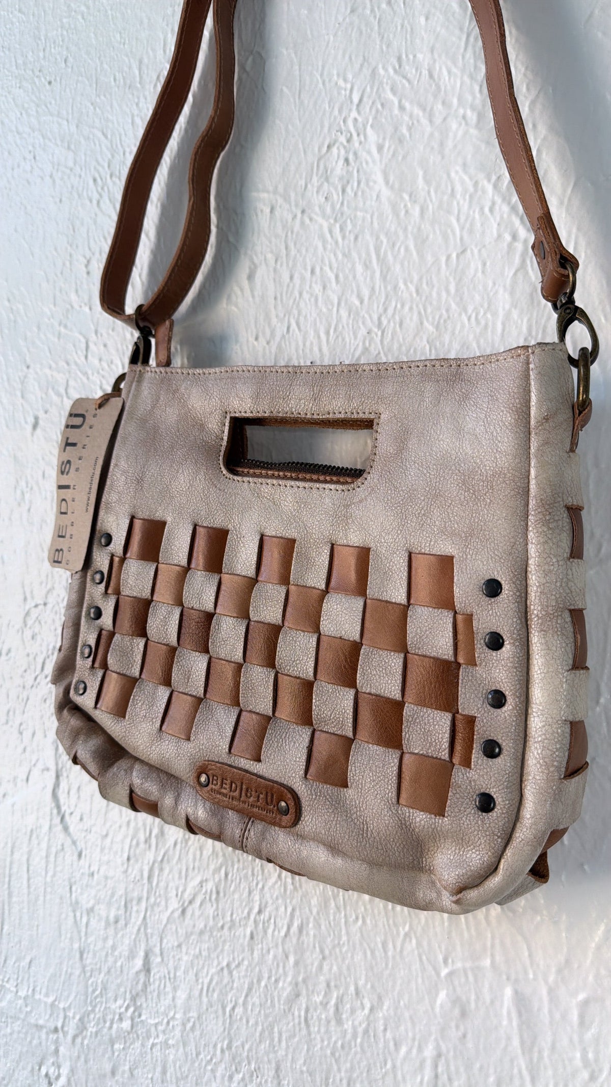 Bedstu Keiki, Nectar Lux Tan Rustic