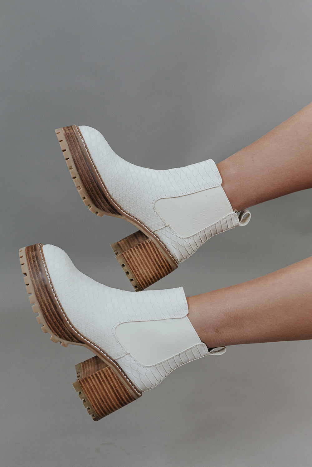 Alejandro Boot, Ivory