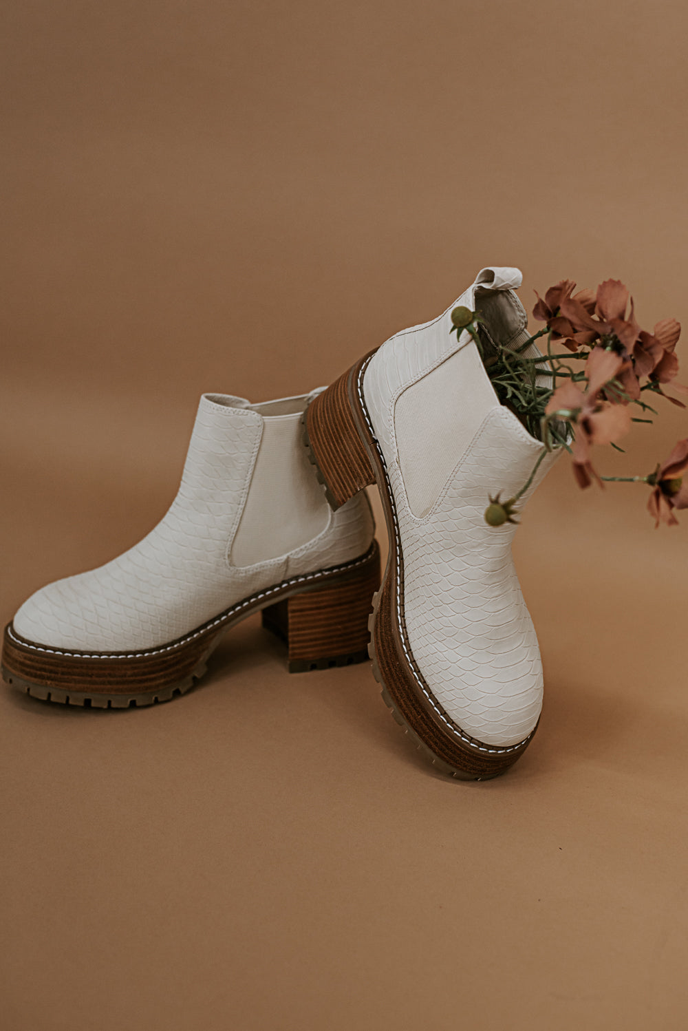 Alejandro Boot, Ivory