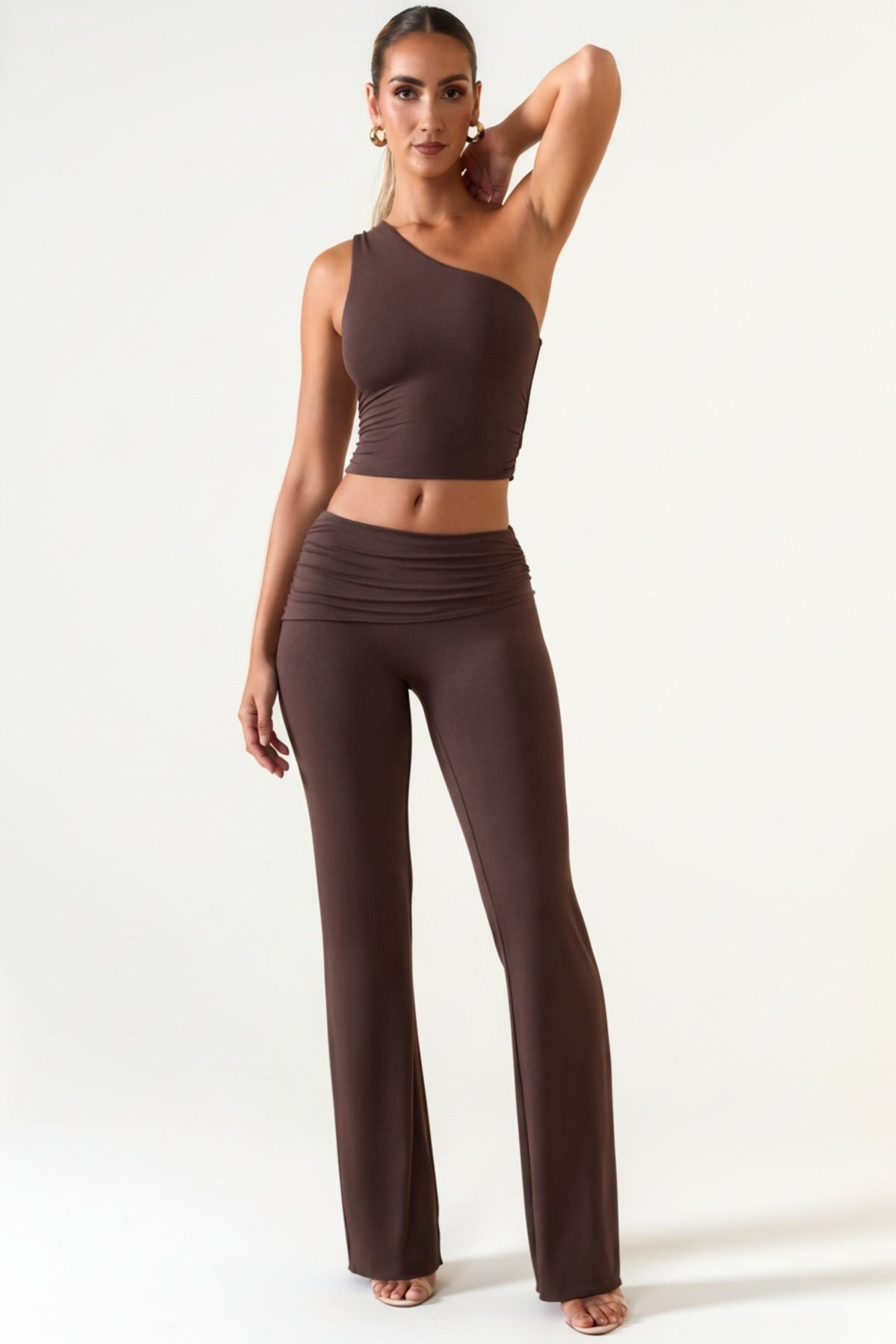 Mid-Rise Straight-Leg Trousers in Chocolate Brown
