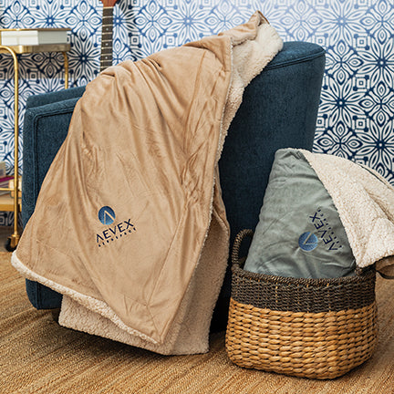 PIKE U Logo Blanket
