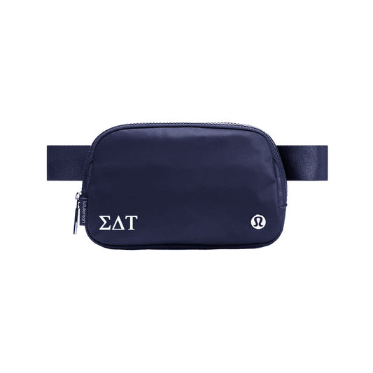 Sigma Delta Tau lululemon Everywhere Belt Bag - True Navy
